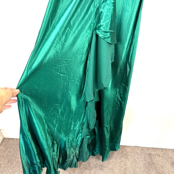 Vintage Zum Zum by Niki Livas Emerald Green Satin Halter Evening Gown Prom Dress - Picture 11 of 16